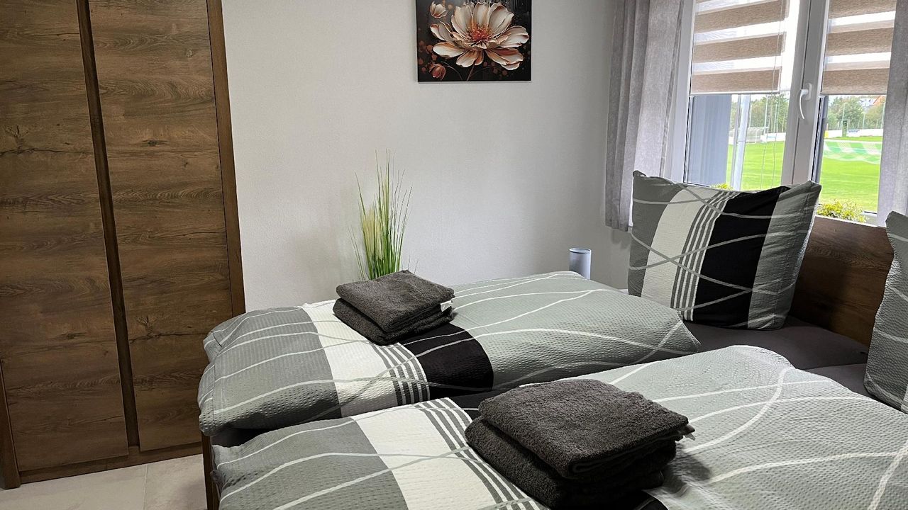 SCHLAFZIMMER 1 SCHLAFZIMMER 1